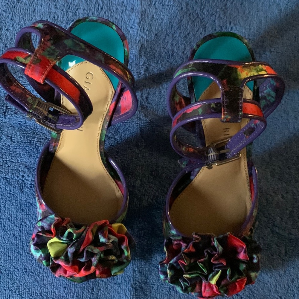 Gianni Bini, size 6 platform heels